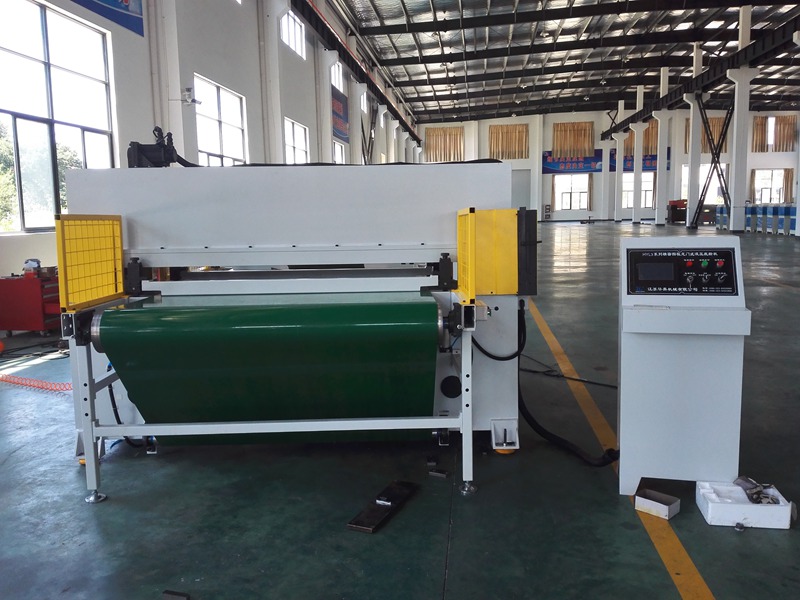 HCP3 Auto feeding belt precise four column hydraulic cutting machine